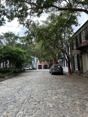 15 N Adgers Wharf, Charleston, SC 29401