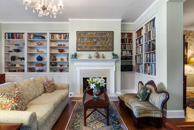 15 N Adgers Wharf, Charleston, SC 29401