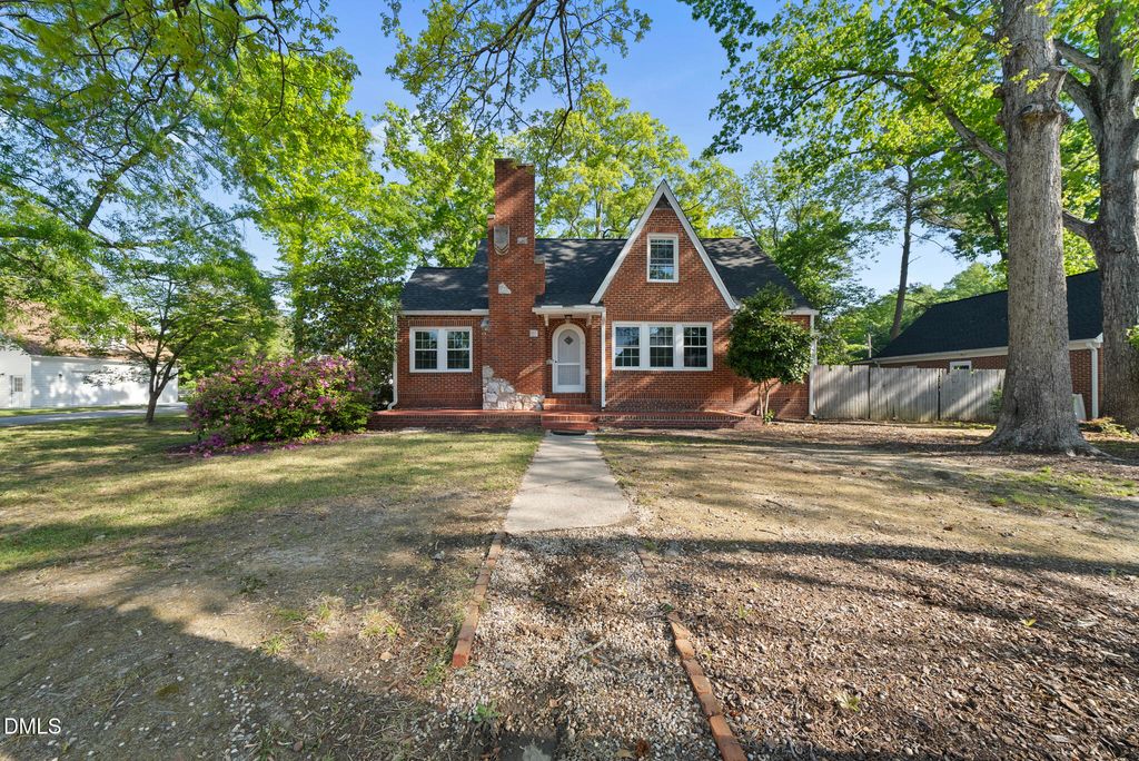 513 Raleigh Street, Fuquay Varina, NC 27526