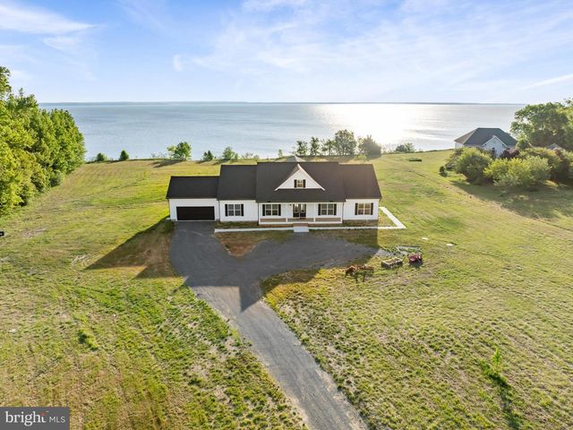 8641 SANDY BEACH LN, King George, VA 22485