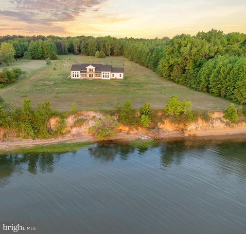 8641 SANDY BEACH LN, King George, VA 22485