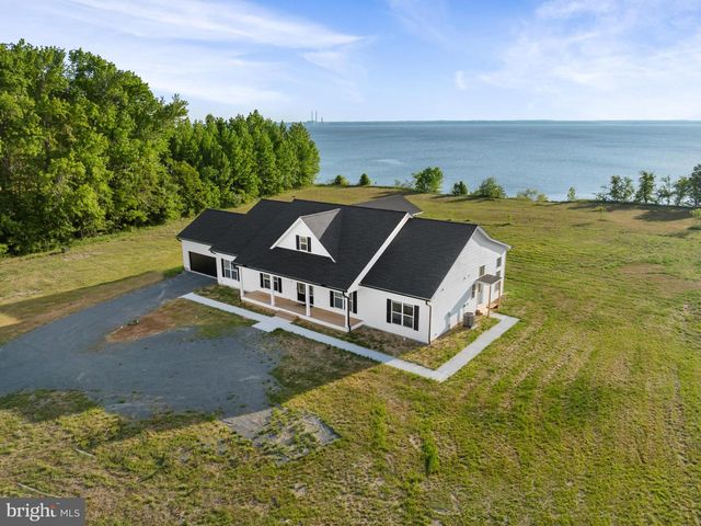 8641 SANDY BEACH LN, King George, VA 22485