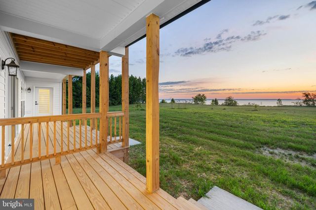 8641 SANDY BEACH LN, King George, VA 22485