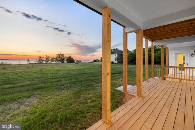 8641 SANDY BEACH LN, King George, VA 22485