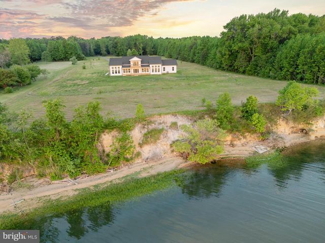 8641 SANDY BEACH LN, King George, VA 22485