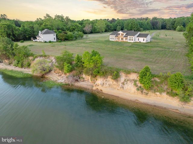 8641 SANDY BEACH LN, King George, VA 22485
