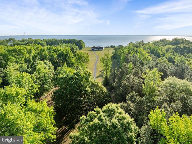 8641 SANDY BEACH LN, King George, VA 22485