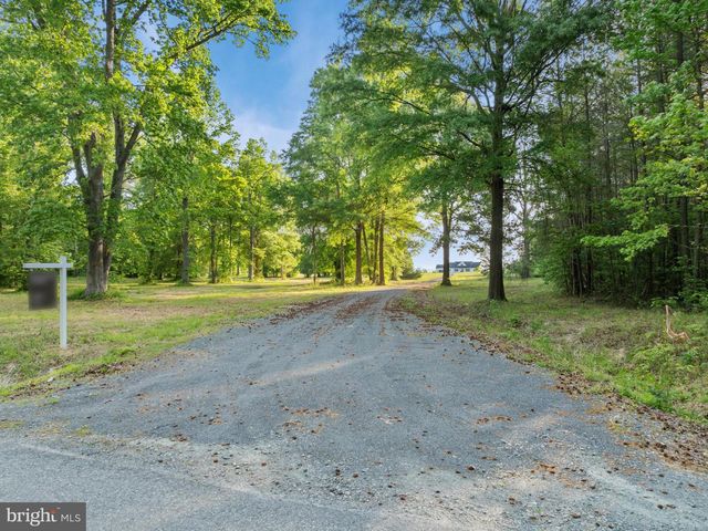 8641 SANDY BEACH LN, King George, VA 22485