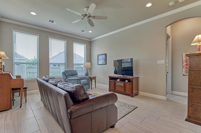 9816 Sweet Flag Court, Conroe, TX 77385