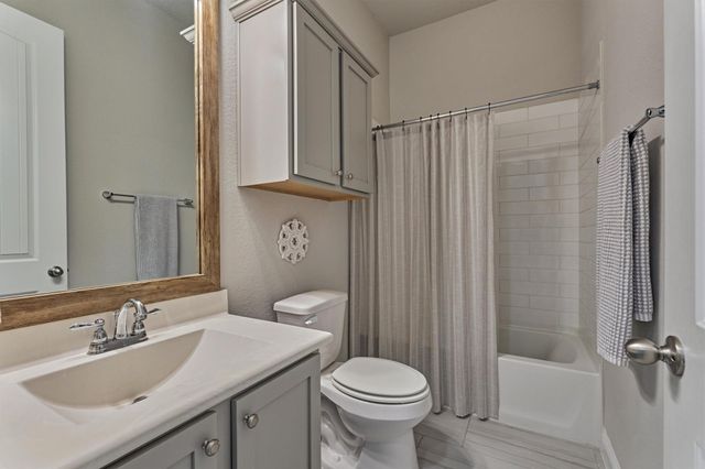9816 Sweet Flag Court, Conroe, TX 77385