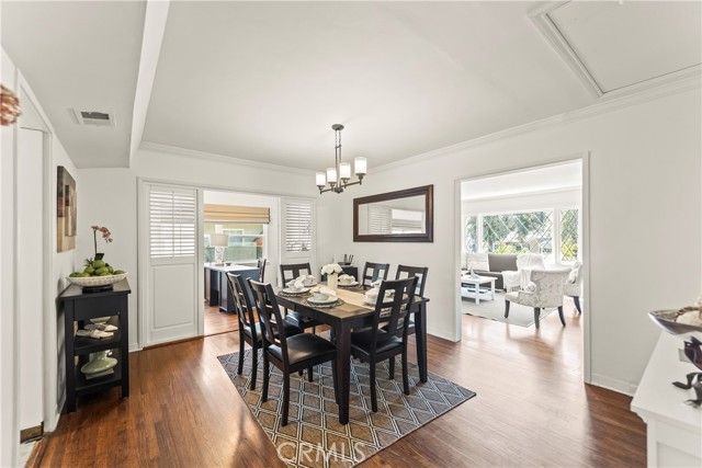 2205 Las Lunas, Pasadena, CA 91107