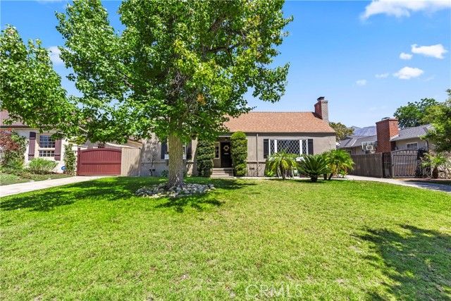 2205 Las Lunas, Pasadena, CA 91107