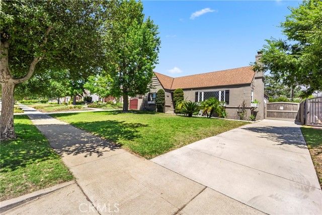 2205 Las Lunas, Pasadena, CA 91107