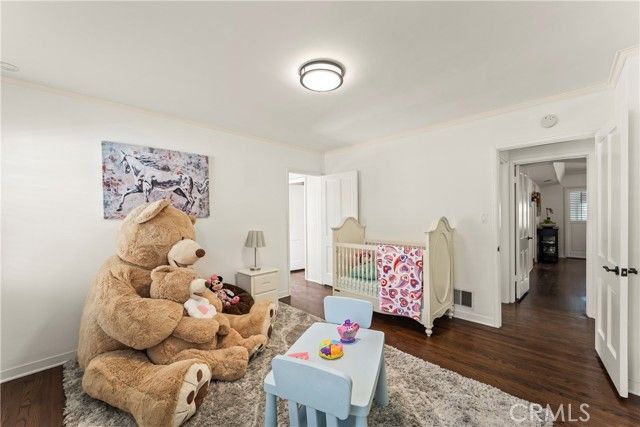 2205 Las Lunas, Pasadena, CA 91107