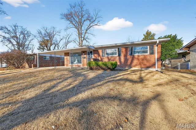 14 Longhenrich Drive, Florissant, MO 63031