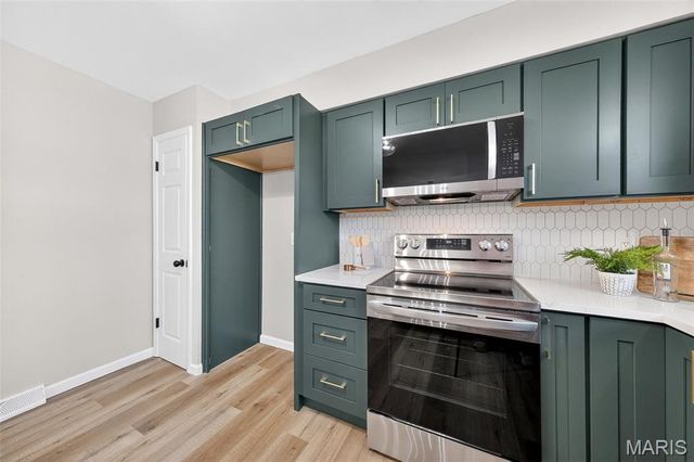 14 Longhenrich Drive, Florissant, MO 63031