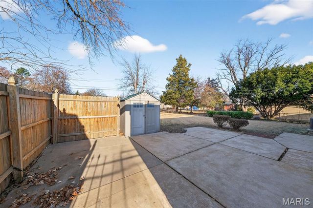 14 Longhenrich Drive, Florissant, MO 63031