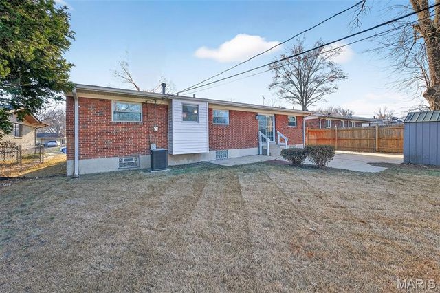 14 Longhenrich Drive, Florissant, MO 63031
