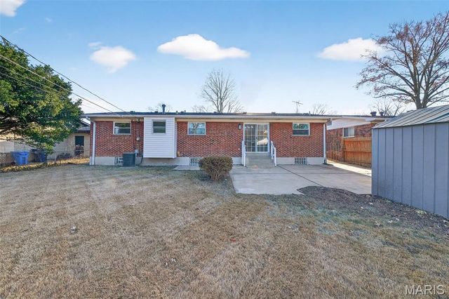 14 Longhenrich Drive, Florissant, MO 63031