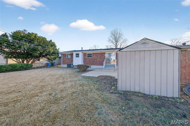 14 Longhenrich Drive, Florissant, MO 63031