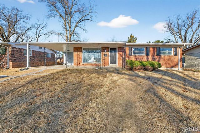 14 Longhenrich Drive, Florissant, MO 63031