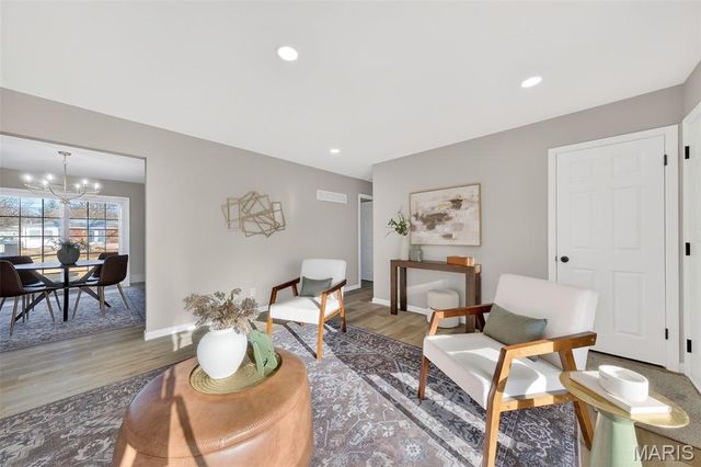 14 Longhenrich Drive, Florissant, MO 63031