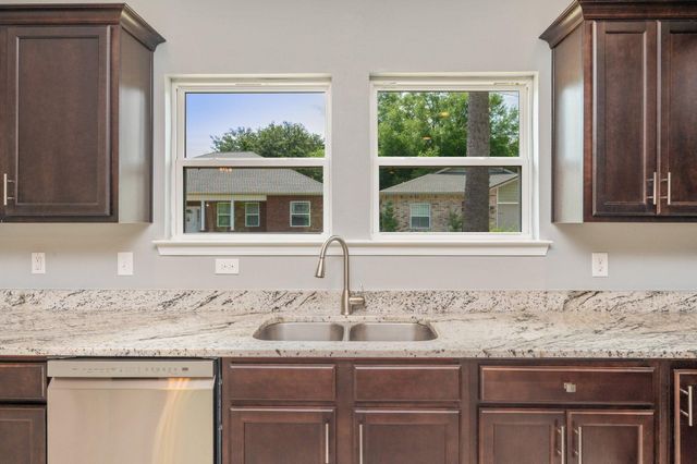 805 Dawes Road, Fort Walton Beach, FL 32547