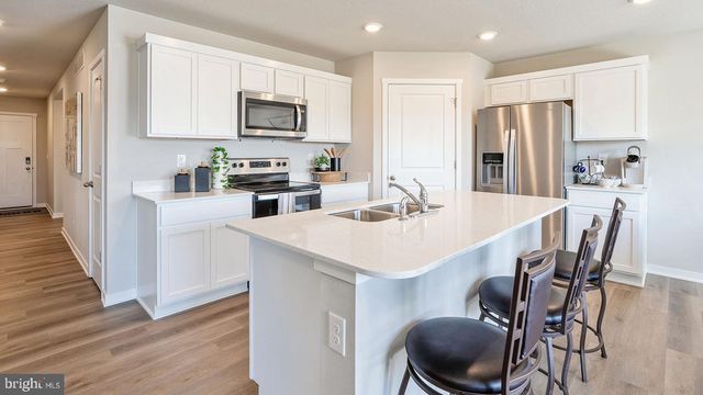 205 LINDSEY DR, Columbia, PA 17512