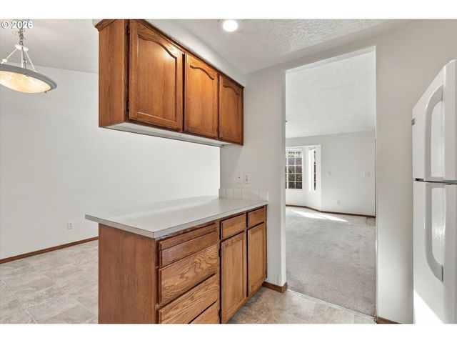 4721 Sw BRUGGER St, Portland, OR 97219