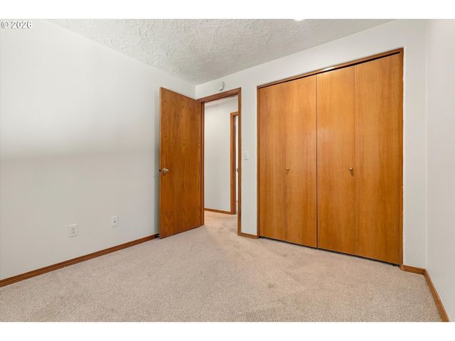 4721 Sw BRUGGER St, Portland, OR 97219