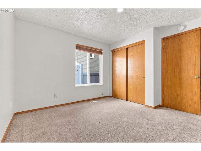 4721 Sw BRUGGER St, Portland, OR 97219