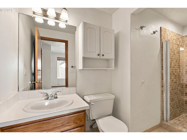 4721 Sw BRUGGER St, Portland, OR 97219