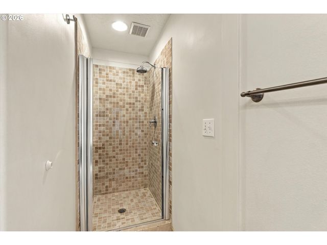 4721 Sw BRUGGER St, Portland, OR 97219