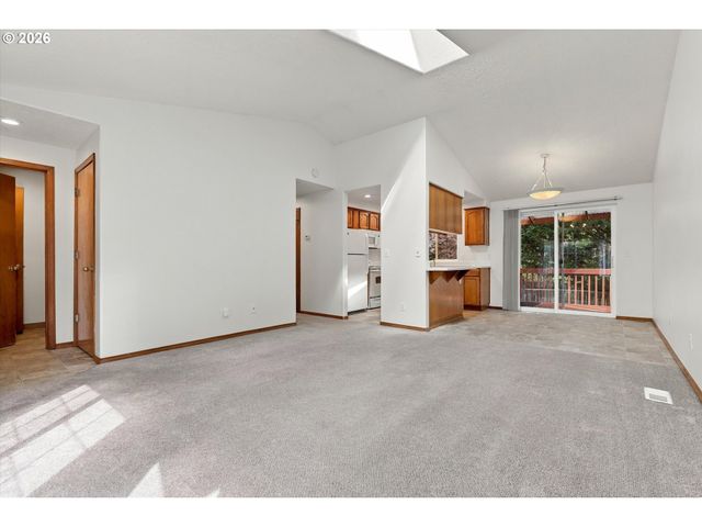 4721 Sw BRUGGER St, Portland, OR 97219