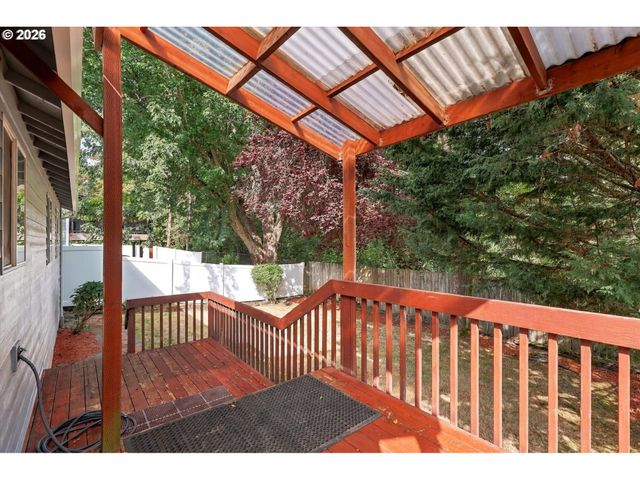 4721 Sw BRUGGER St, Portland, OR 97219
