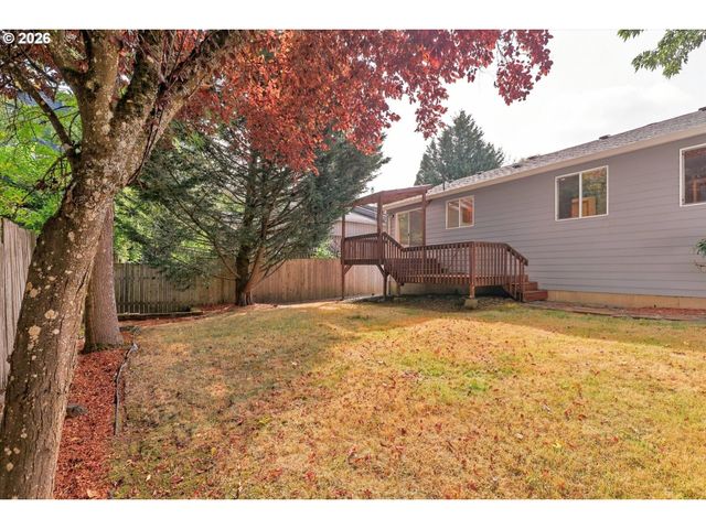 4721 Sw BRUGGER St, Portland, OR 97219