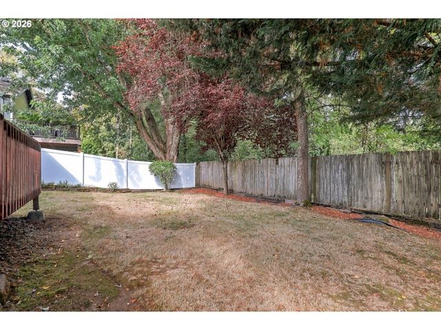 4721 Sw BRUGGER St, Portland, OR 97219