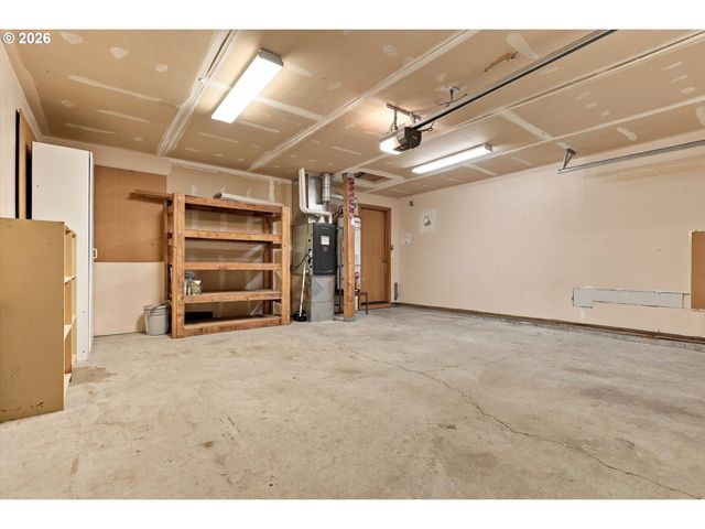 4721 Sw BRUGGER St, Portland, OR 97219