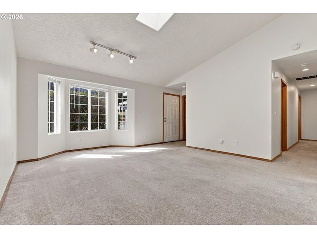 4721 Sw BRUGGER St, Portland, OR 97219