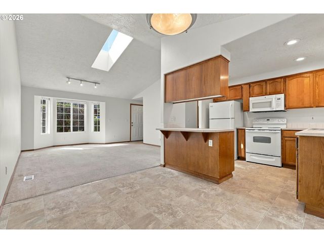 4721 Sw BRUGGER St, Portland, OR 97219