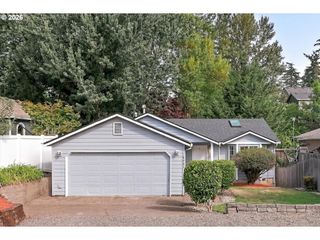 4721 Sw BRUGGER St, Portland, OR 97219