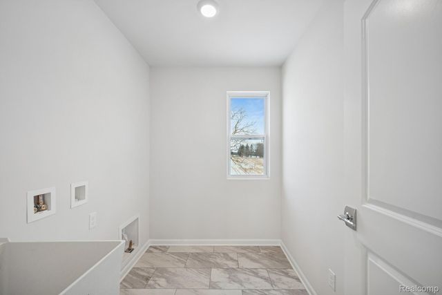 27109 Gallop Way, Saline, MI 48176