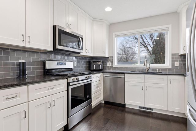 1571 Christie Place, Saint Paul, MN 55106