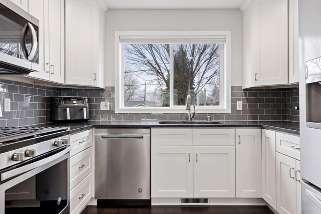 1571 Christie Place, Saint Paul, MN 55106