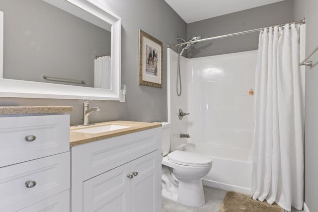 1571 Christie Place, Saint Paul, MN 55106