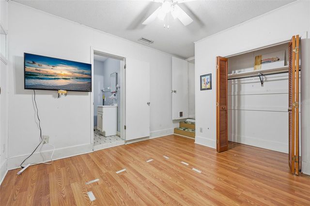3037 NW 1ST AVENUE, Gainesville, FL 32607