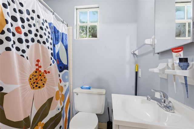 3037 NW 1ST AVENUE, Gainesville, FL 32607