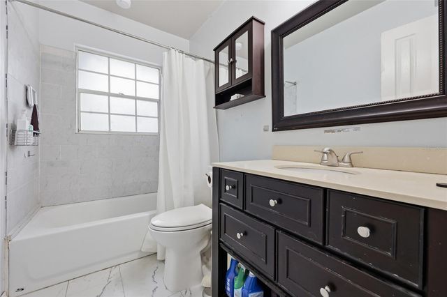 3037 NW 1ST AVENUE, Gainesville, FL 32607