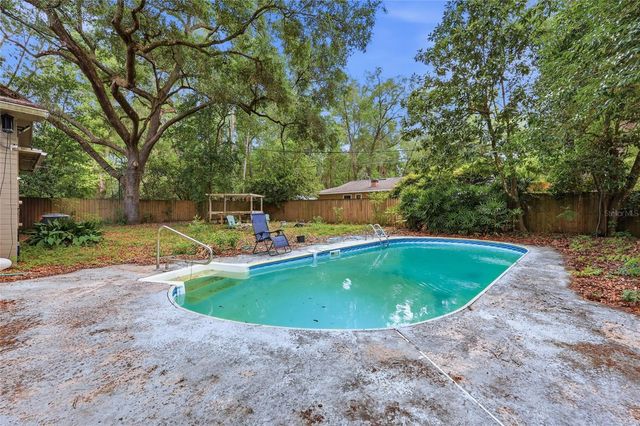 3037 NW 1ST AVENUE, Gainesville, FL 32607