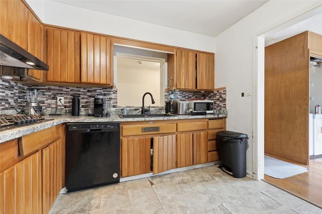 3037 NW 1ST AVENUE, Gainesville, FL 32607